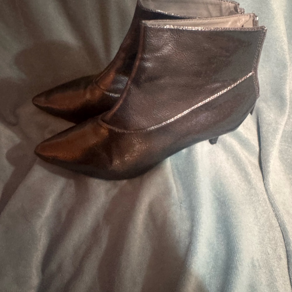 Elegant Black Leather Heeled Boots for Women